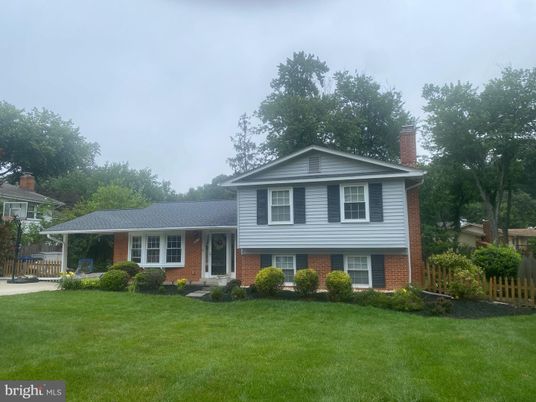 Exterior, Facade, Brick Facade, Split Level