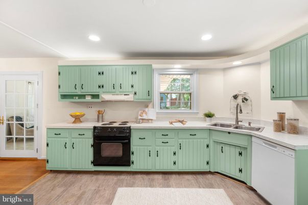 Interior, Kitchen, Recessed Lighting, Wood Texture Flooring