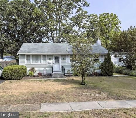 Exterior, Facade, Cape Cod