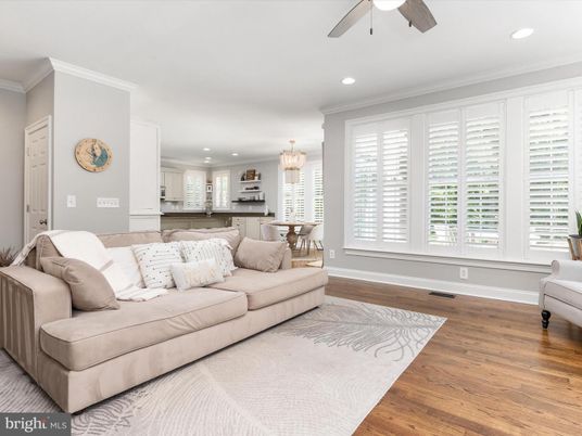 Chandelier, Dining room, Interior, Kitchen, Living room, Recessed Lighting, Wood Texture Flooring