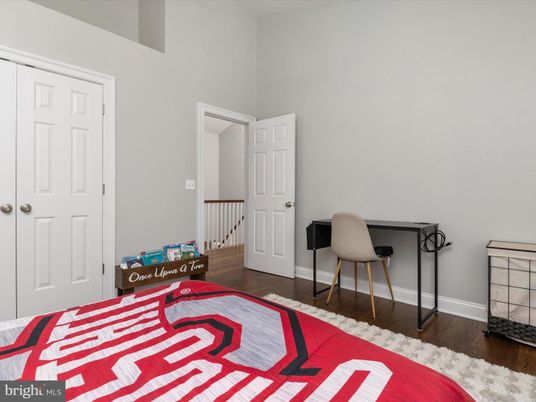 Bedroom, Home Office, Interior, Wood Texture Flooring