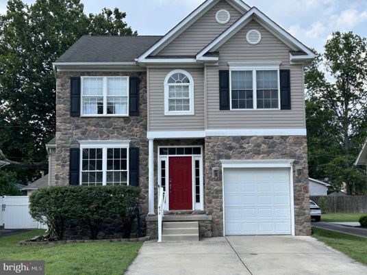 Attached, Exterior, Facade, Brick Traditional