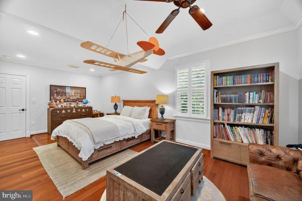 Bedroom, Interior, Pendant Lights, Recessed Lighting, Wood Texture Flooring