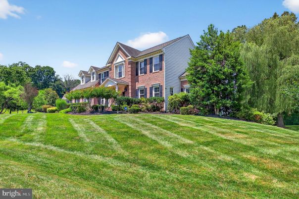 Backyard, Exterior, Facade, Brick Facade, Brick Traditional