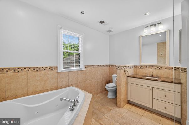 Bathroom, Interior, Recessed Lighting