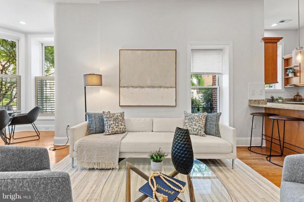Interior, Living room, Pendant Lights, Recessed Lighting, Wood Texture Flooring