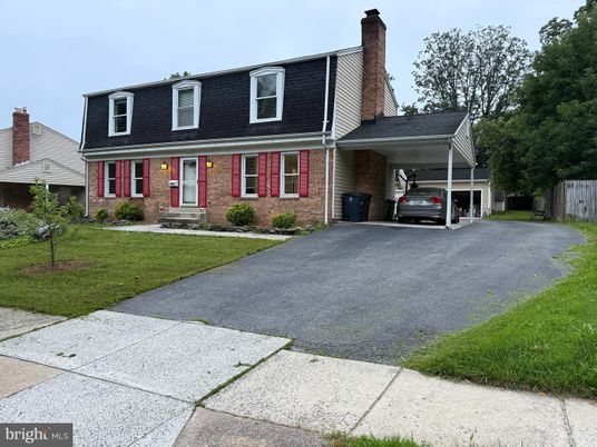 Attached, Exterior, Facade, Brick Facade, Cape Cod