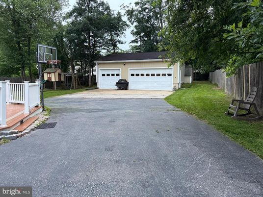 Detached Garage, Exterior