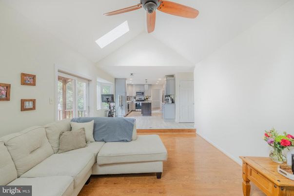 Interior, Kitchen, Living room, Pendant Lights, Recessed Lighting, Wood Texture Flooring