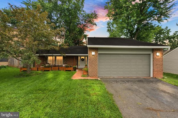 Attached, Exterior, Facade, Brick Facade, Ranch