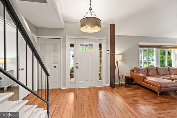 Interior, Living room, Pendant Lights, Wood Texture Flooring