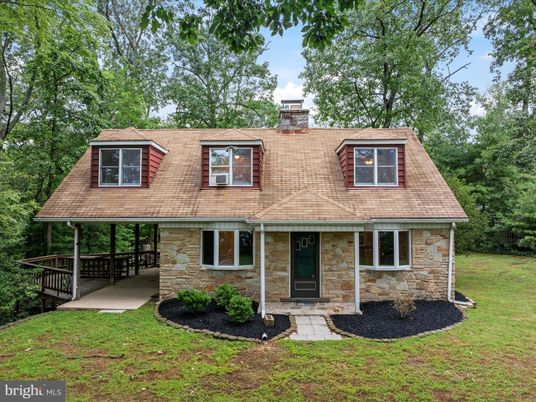 Exterior, Facade, Cape Cod