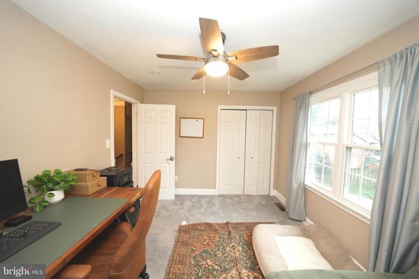 Home Office, Interior