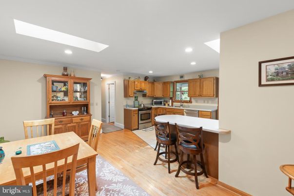 Dining room, Interior, Kitchen, Recessed Lighting, Wood Texture Flooring
