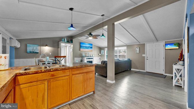 Interior, Pendant Lights, Wood Texture Flooring