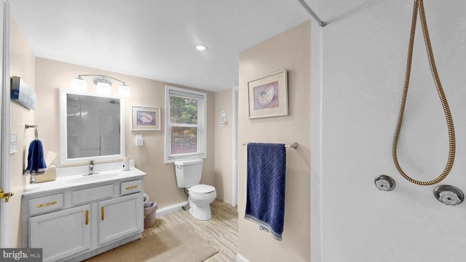 Bathroom, Interior, Recessed Lighting