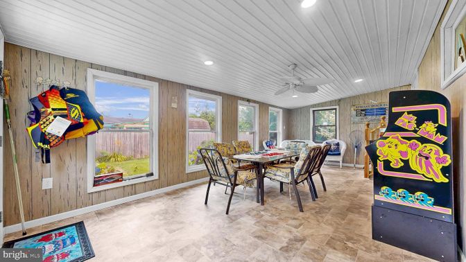 Dining room, Interior, Recessed Lighting, Wooden Walls