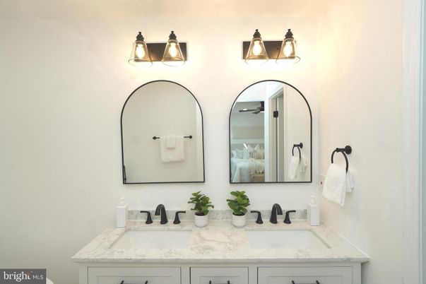 Bathroom, Dual Sink Vanities, Interior