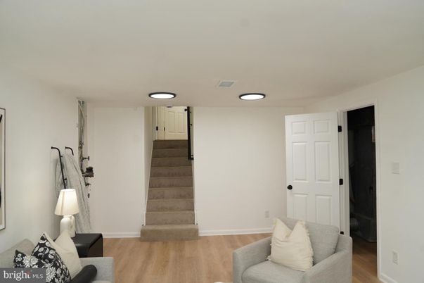 Interior, Recessed Lighting, Wood Texture Flooring