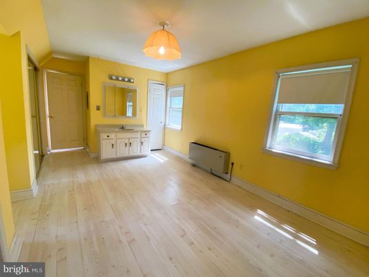 Interior, Pendant Lights, Wood Texture Flooring