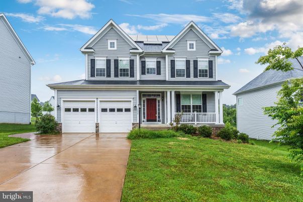 Attached, Exterior, Facade, Farmhouse