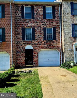 Attached, Exterior, Facade, Brick Facade, Rowhouse
