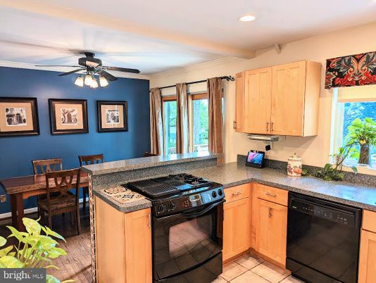 Dining room, Interior, Kitchen, Recessed Lighting