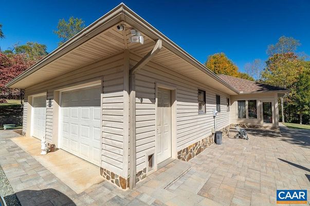 Detached Garage, Exterior