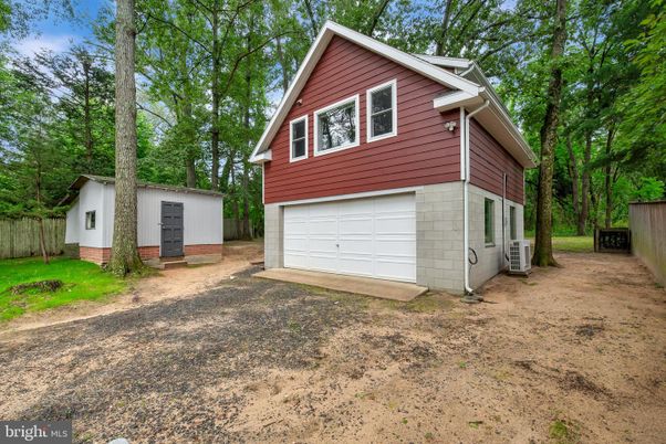 Detached Garage, Exterior
