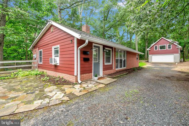 Detached Garage, Exterior