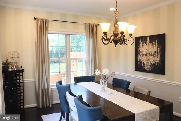 Chandelier, Dining room, Interior, Recessed Lighting, Wood Texture Flooring