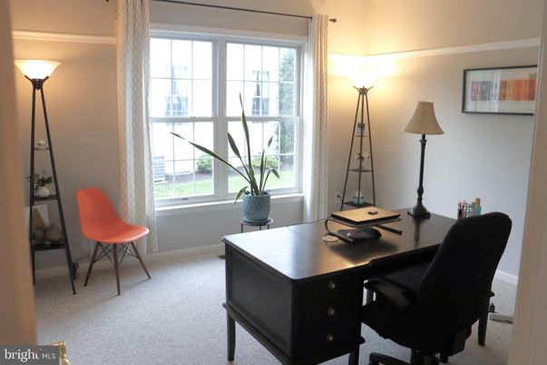 Home Office, Interior