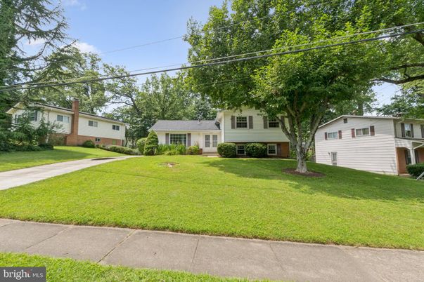 Backyard, Exterior, Facade, Raised Ranch