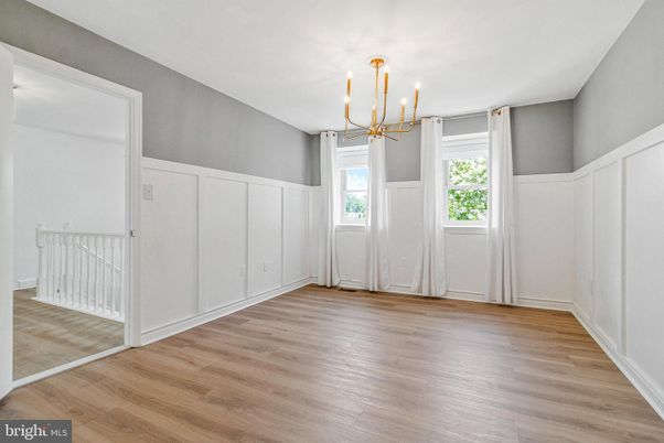 Empty room, Interior, Pendant Lights, Wood Texture Flooring