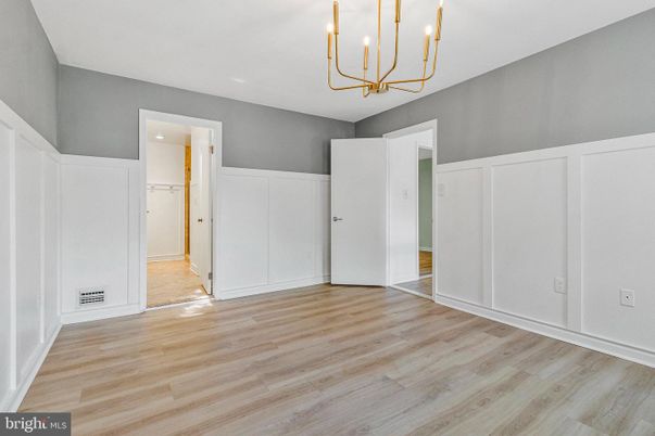 Empty room, Interior, Pendant Lights, Wood Texture Flooring