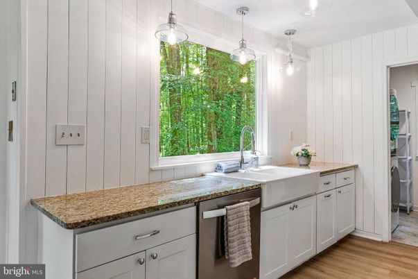 Interior, Pendant Lights, Wood Texture Flooring