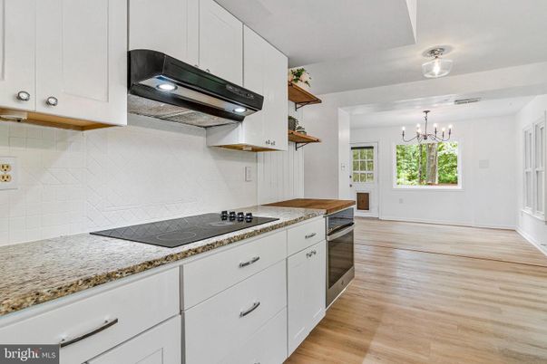 Chandelier, Interior, Kitchen, Wood Texture Flooring