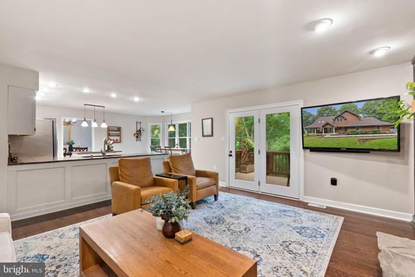 Interior, Kitchen, Living room, Pendant Lights, Recessed Lighting, Wood Texture Flooring