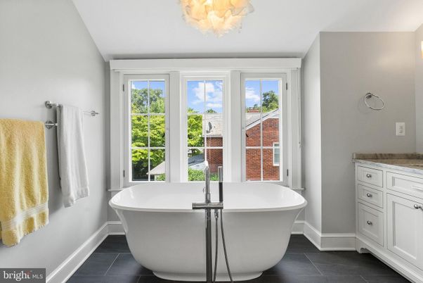Bathroom, Free Standing Baths, Interior