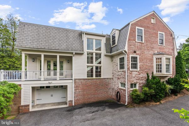 Attached, Exterior, Facade, Brick Facade, Rowhouse