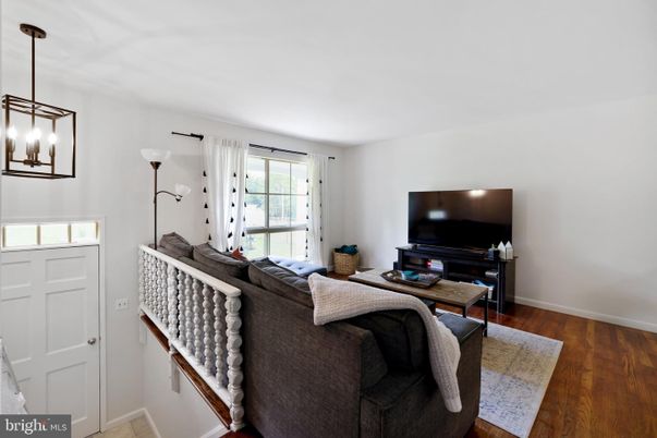 Interior, Living room, Pendant Lights, Wood Texture Flooring