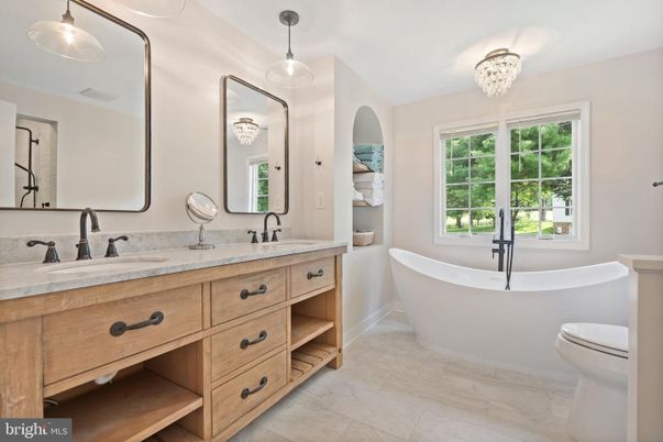 Bathroom, Dual Sink Vanities, Free Standing Baths, Interior