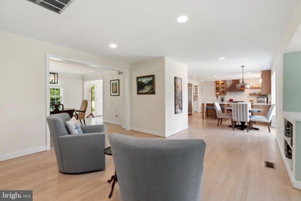 Dining room, Interior, Kitchen, Pendant Lights, Recessed Lighting, Wood Texture Flooring