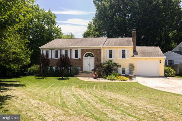 Attached, Exterior, Facade, Brick Facade, Cape Cod