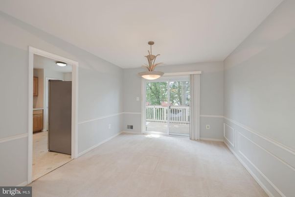 Empty room, Interior, Pendant Lights