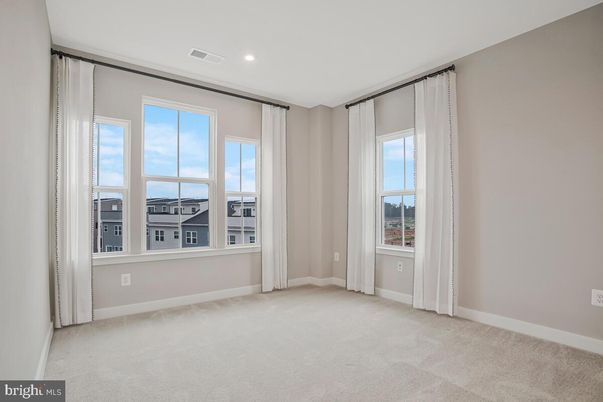 Empty room, Interior, Recessed Lighting