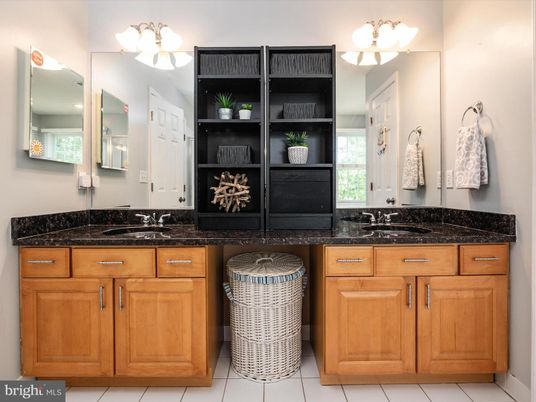 Bathroom, Dual Sink Vanities, Interior