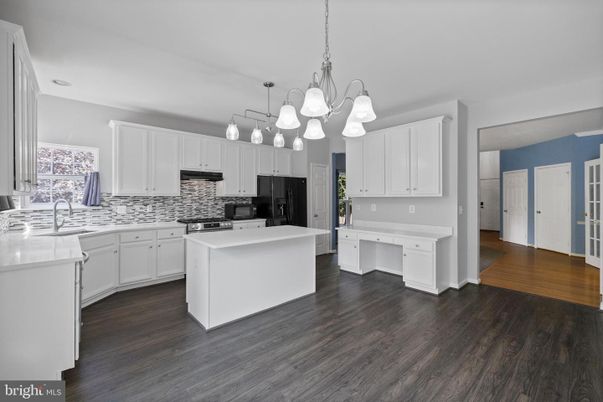 Interior, Kitchen, Pendant Lights, Wood Texture Flooring