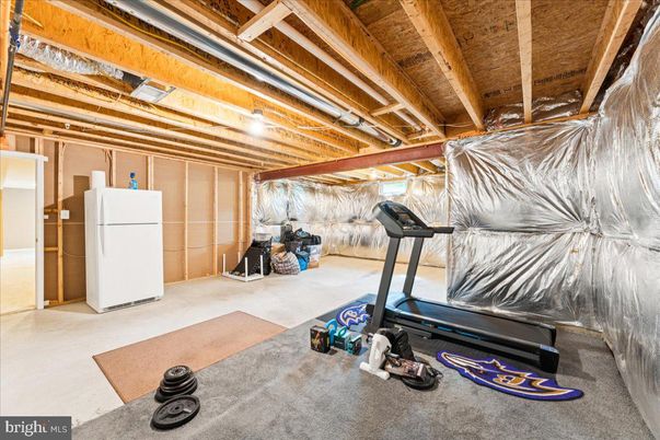 Fitness Equipment, Interior, Washer, Wooden Beams