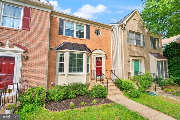 Exterior, Facade, Brick Facade, Rowhouse